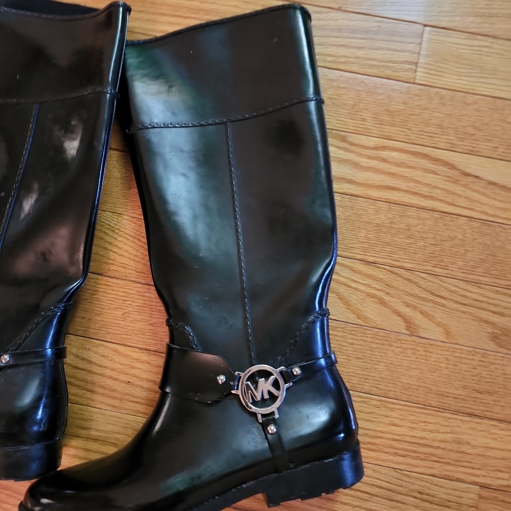 Michael Kors Rain Boots - Picture 3 of 8